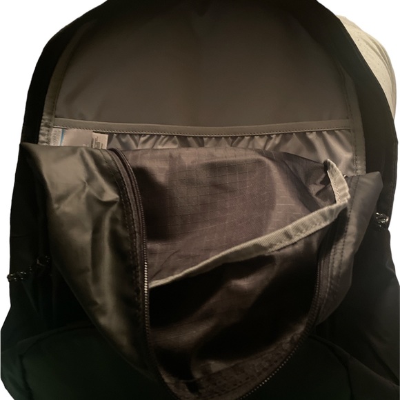 PFG Columbia Backpack - Picture 3 of 3